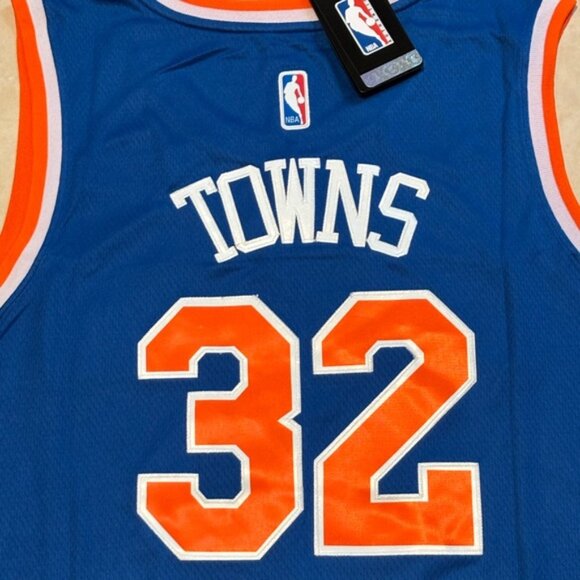 New York Knicks Karl Anthony Towns Jr. ( KAT - BIG BODEGA ) Jersey # 32 , Unisex - Picture 3 of 12